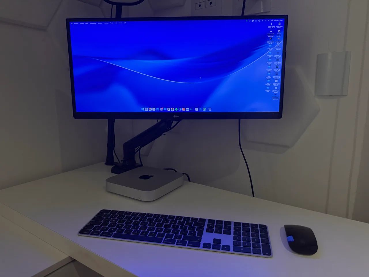 Apple MacMini M2 8Gb 256SSD Completo (Mouse + Teclado + Monitor)