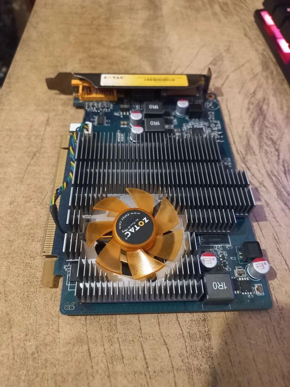 GT 240 1GB DDR3  - Foto 4