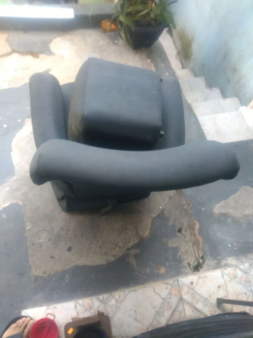Vendo Poltrona Balanço, mais apoio de pé  - Foto 2