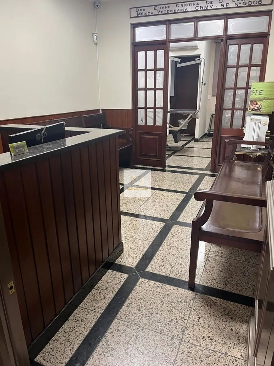 Ponto Comercial na Vila Belmiro: Sobrado de 227m² com Piscina e Loja - Foto 2