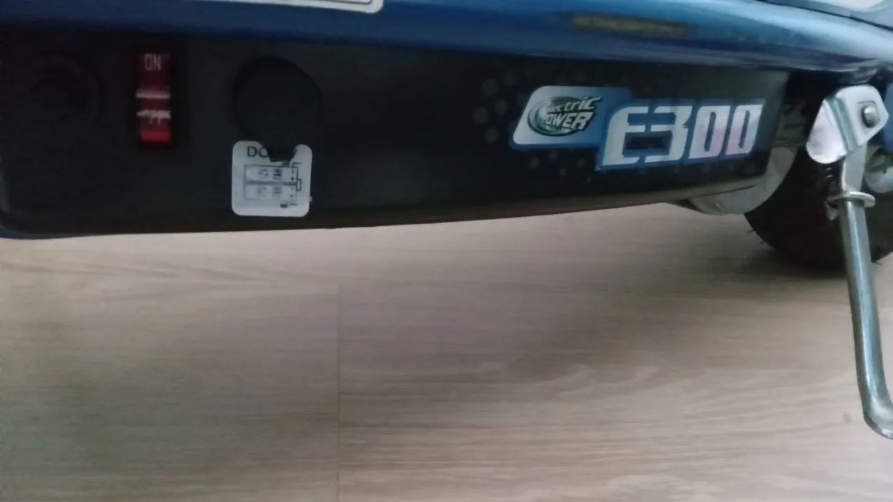 Patinete Razor E300 - Foto 4