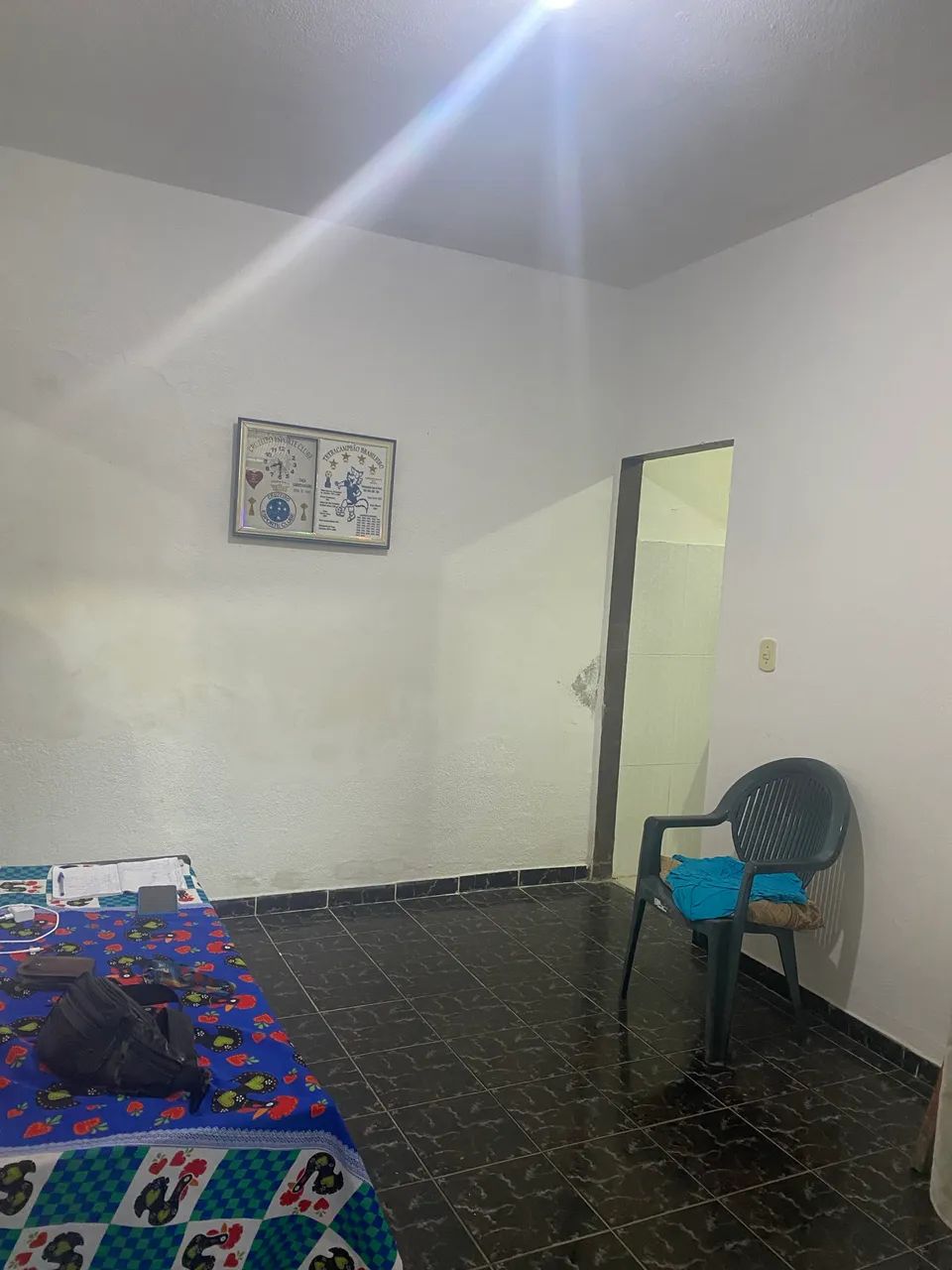 Barracão de três cômodo com banheiro e varanda - Foto 5