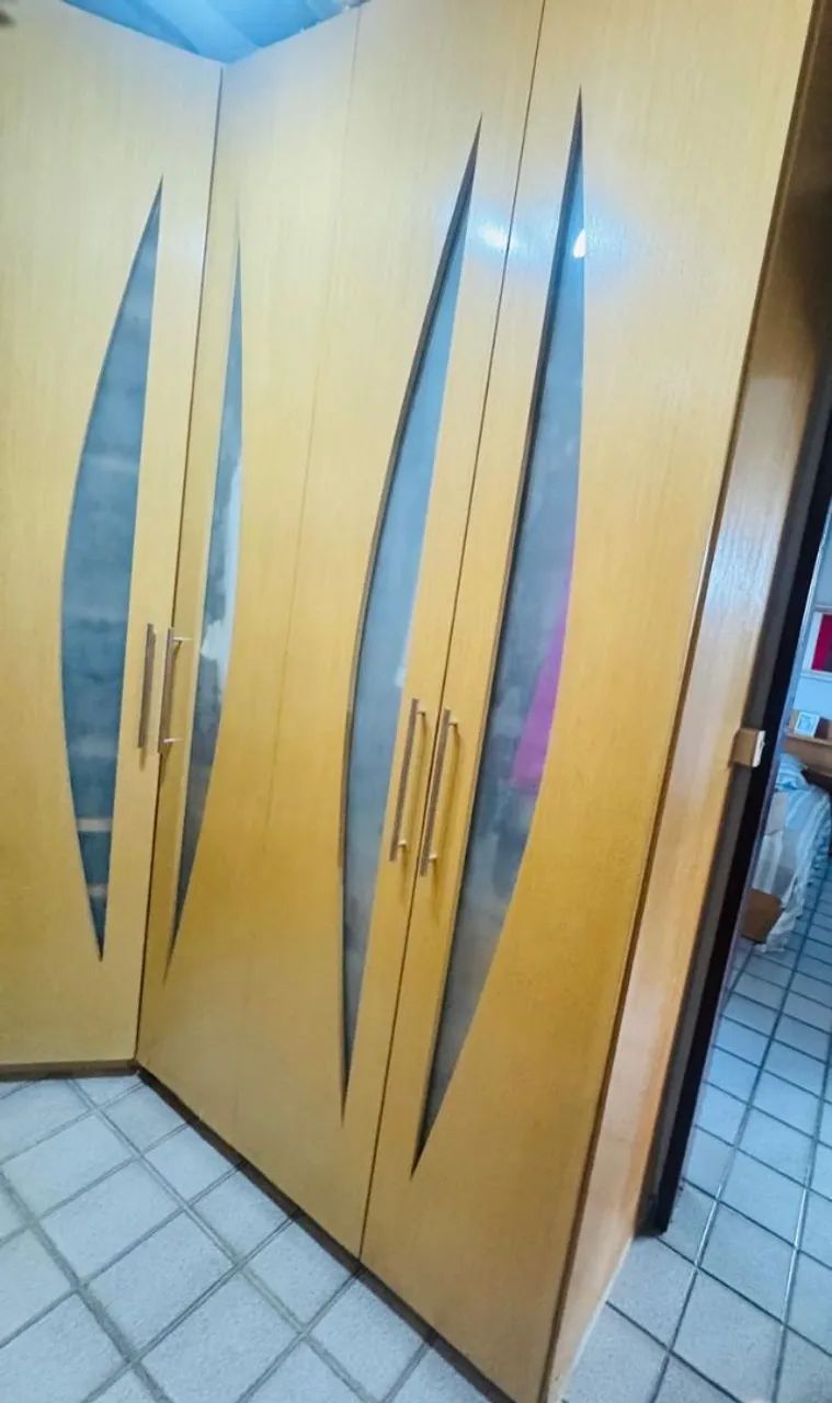 Guarda roupa - Roupeiro - Closet espaçoso.  - Foto 2