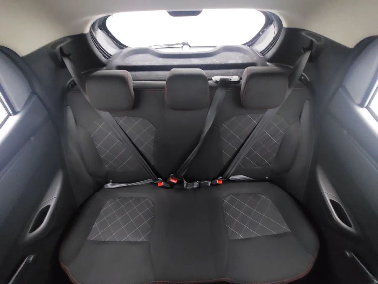 Renault Kwid 1.0 Zen, foto 18 de 18