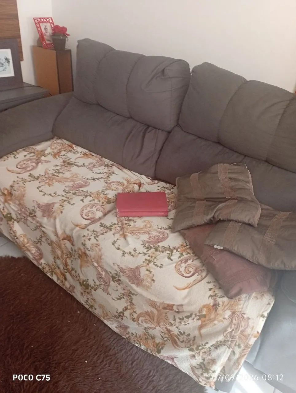 Sofá retratio semi novo