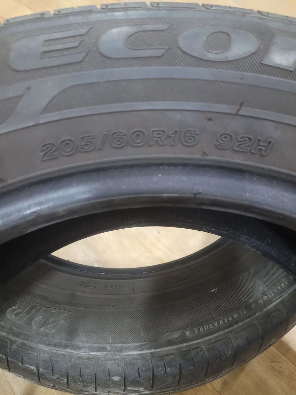 Pneu Bridgestone 205 60 16 - Foto 2