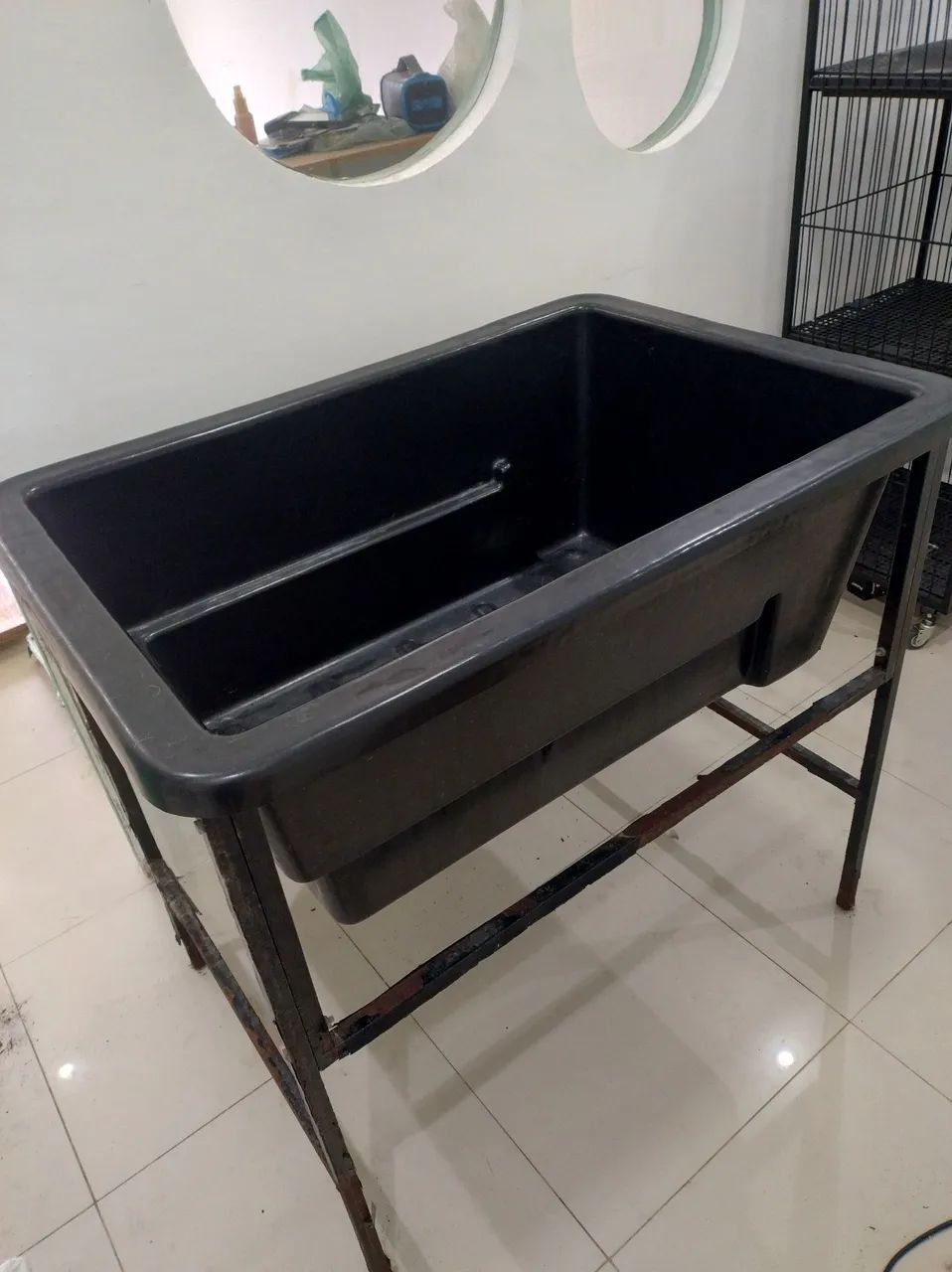 Kit para loja de banho e tosa, seca/sopra, canil, mesa e banheira  - Foto 5