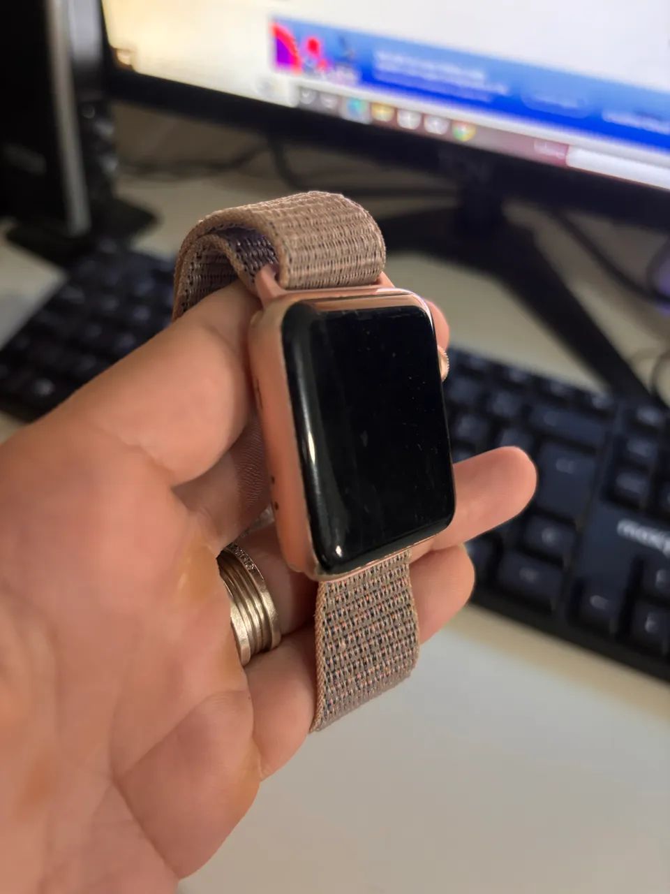 2 Apple Watch Série 3 (Preto e rose) 42 MM - Foto 2