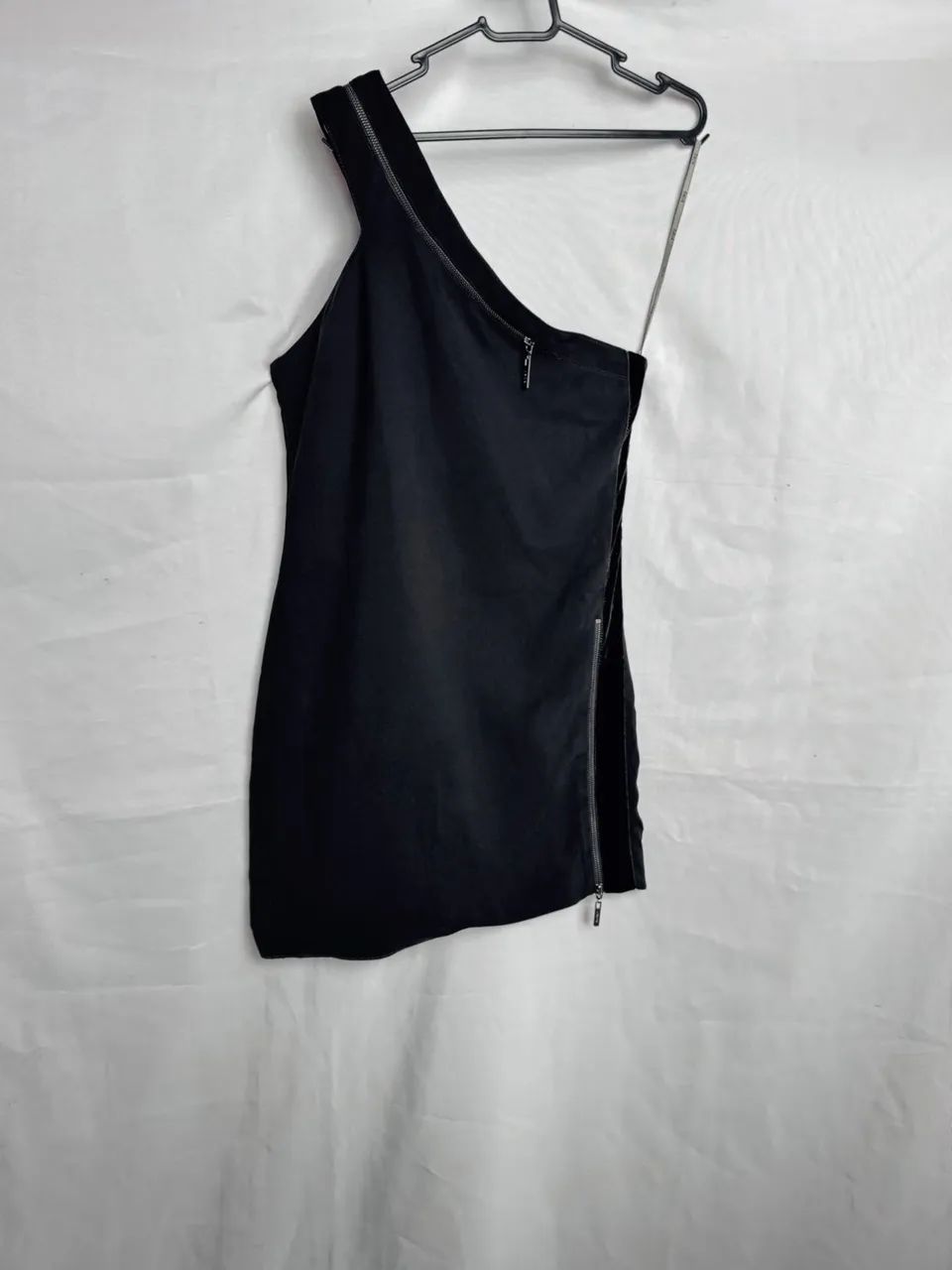 Vestido um ombro só Bo.bô