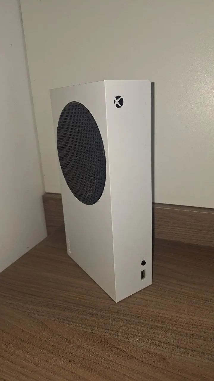 Xbox Series S com 2 controles e pilhas - Foto 4