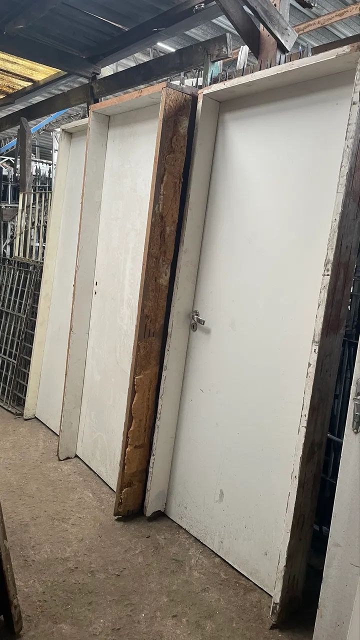 Portas Lisas Completas com Batente - Medidas Variadas  - Foto 6