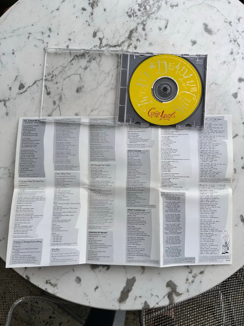 CD Twelve Deadly Guns - Cyndi Lauper - Foto 5