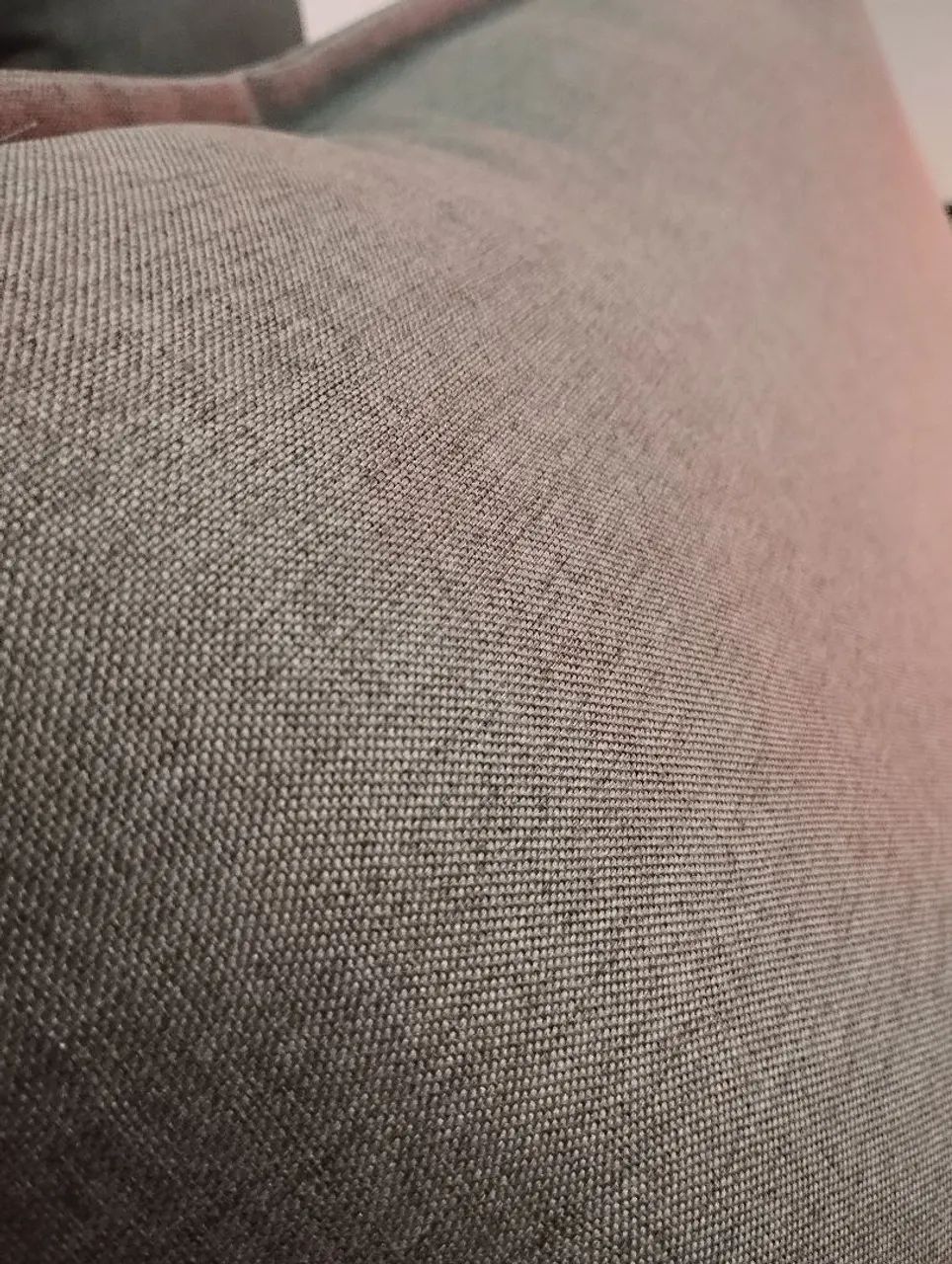 Sofá Retrátil Cama em Linho Cinza com almofadas  - Foto 5