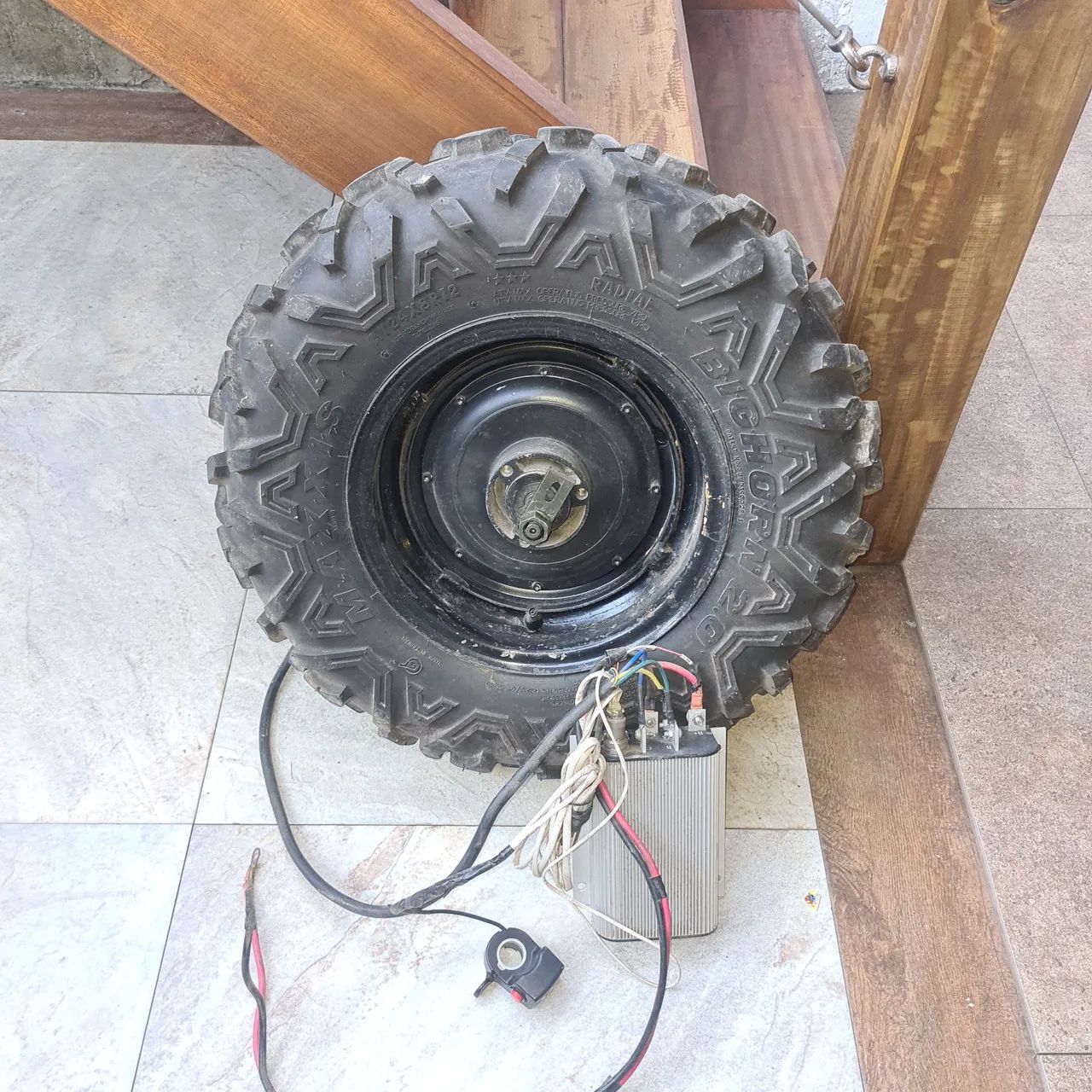 Roda com motor brushless para veículo elétrico 