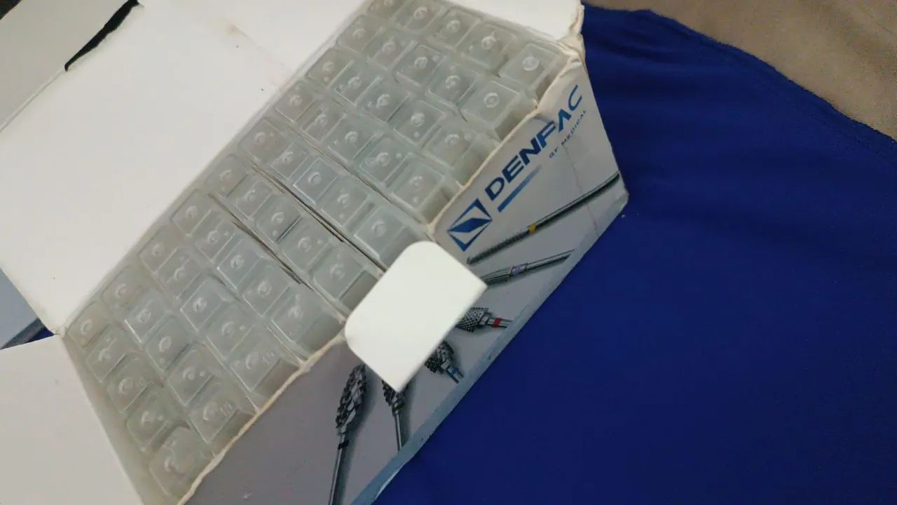 Caixa de brocas odontológico 
