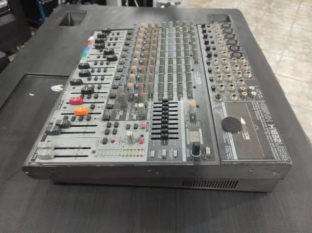 Mesa de Som Behringer Xenyx X1832 Usb - Foto 4
