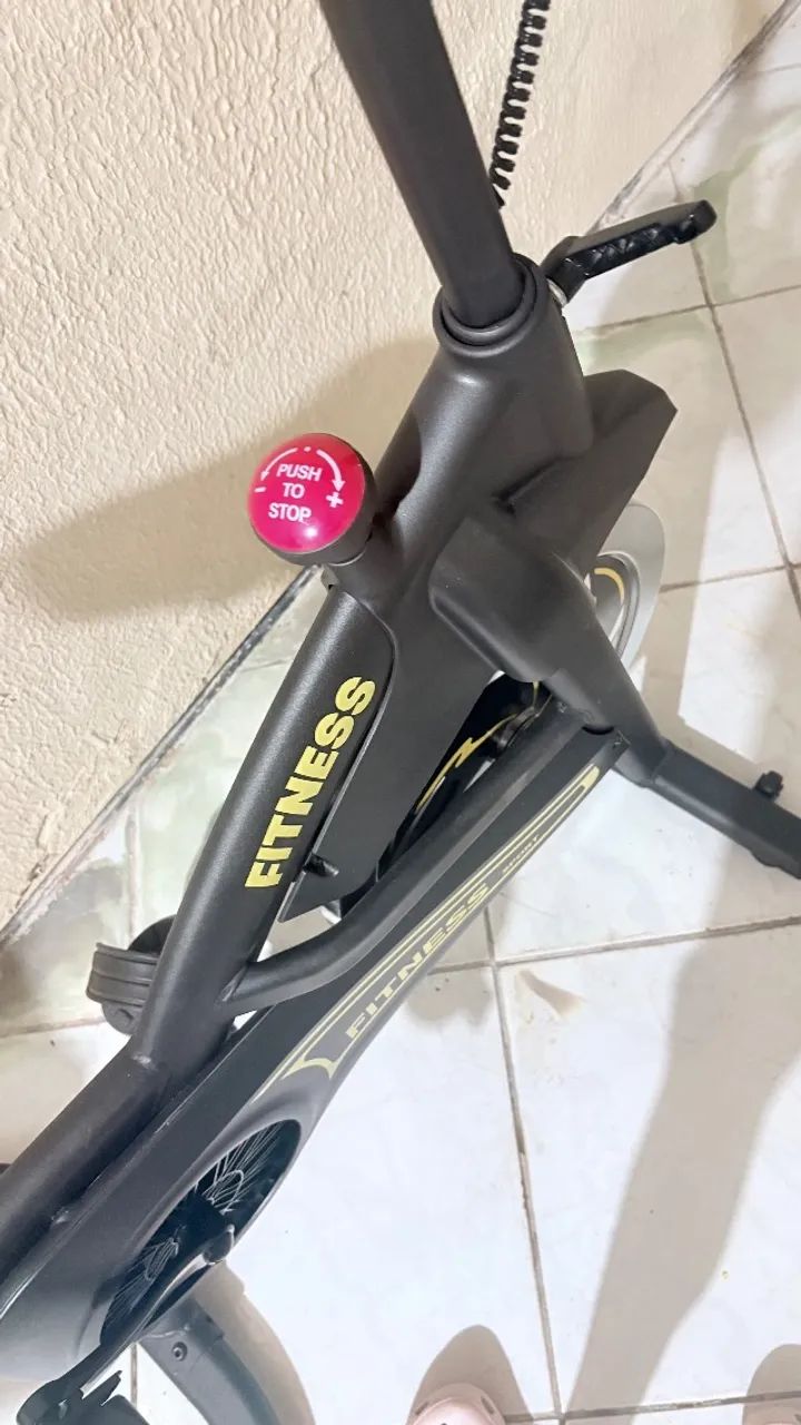 Bicicleta ergométrica de academia  - Foto 2