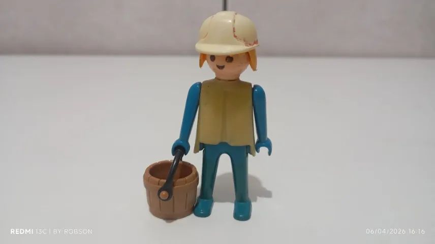 Playmobil boneco trol com balde