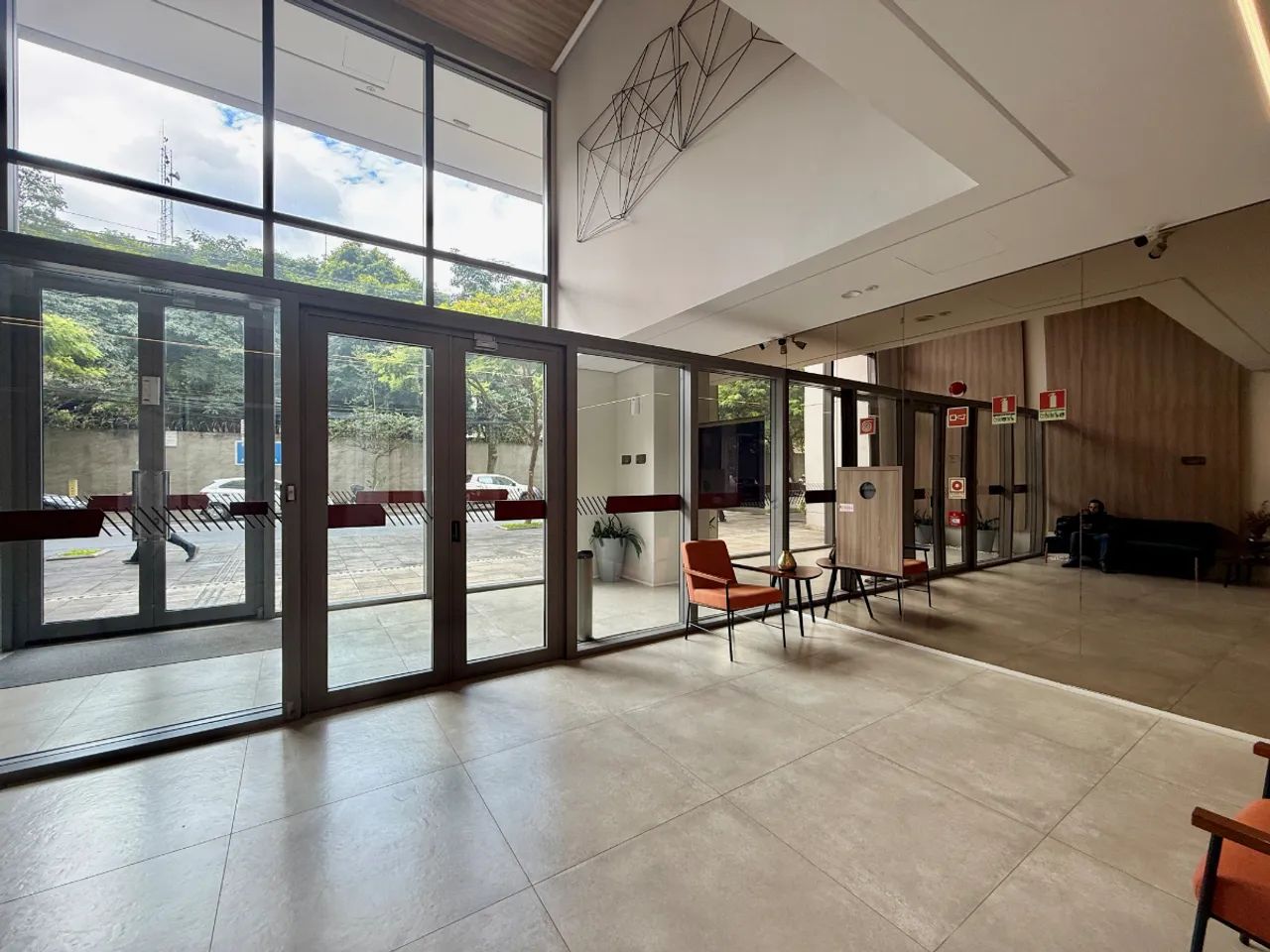 Apartamento para venda em Moema com 2 quartos, sendo 1 suíte, 64m² - Foto 2