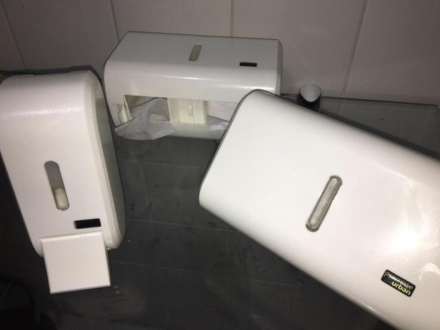 Porta papel toalha e dispenser para sabonete ou álcool em gel - Foto 2