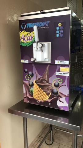Máquina Tecsoft Produtora de Sorvete Soft Com Um Sabor - Açaí - Modelo Trifásico - 220 V