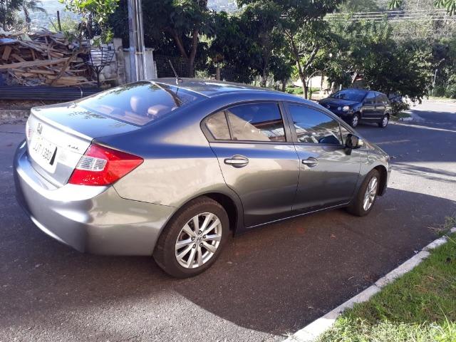 Honda Civic 2012/13 Automático - Manutenção impecável!! pneus novos - Foto 5