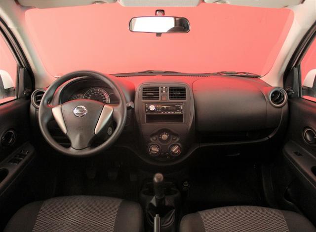 Nissan March - Foto 7