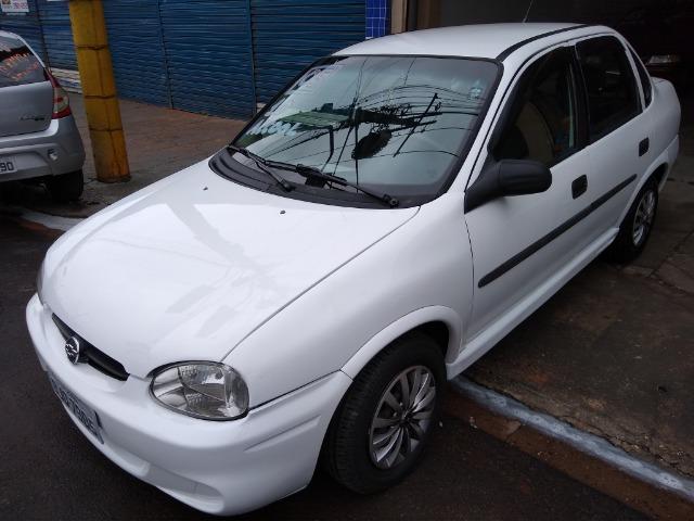 Classic Sedan 1.0 4p Life Alcool 2005 Branco