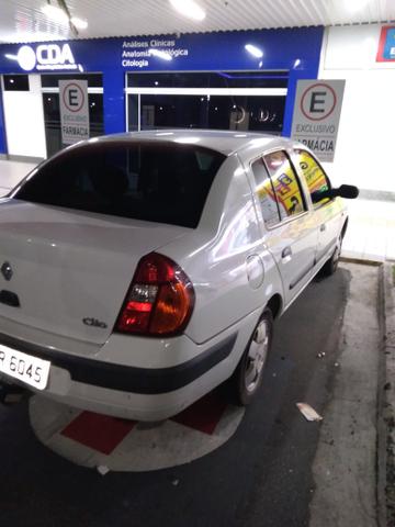 Clio sedã - Foto 3