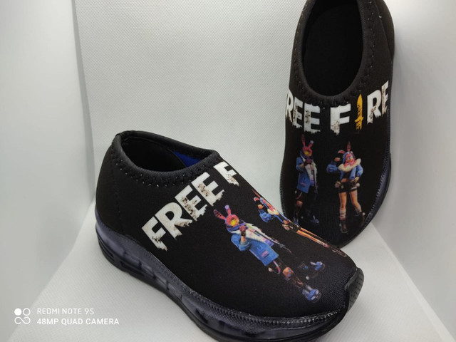 tenis led infantil personagens