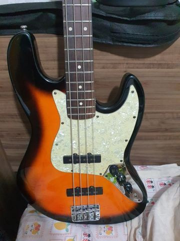 Fender Jazz Bass Mexicano 2004 - Foto 2