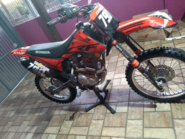 CRF 230 TOP PARA PESSOAS EXIGENTES