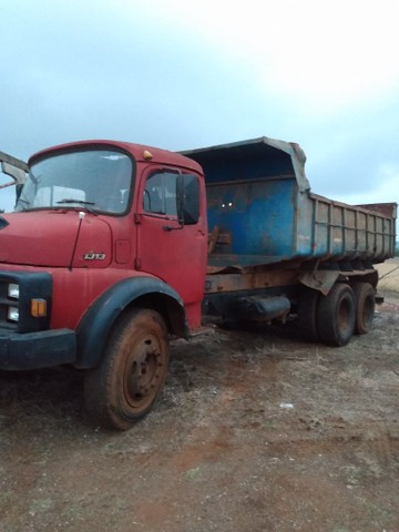 CAMINHÃO BASCULANTE MB1313