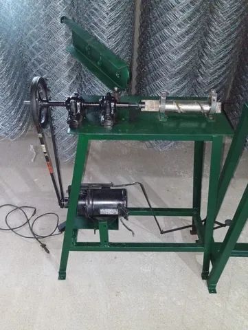 Máquina para Fabricação de Telas de Alambrado.