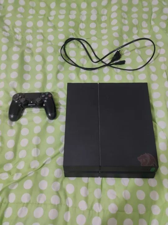 PS4 500gb com jogo e controle 