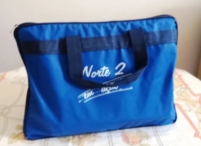 Bolsa De Mão Em Naylon Norte 2 Em Ação