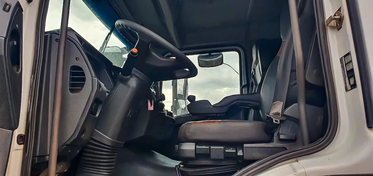 Caminhão Mercedes-Benz Axor 3344 6x4   - Foto 5