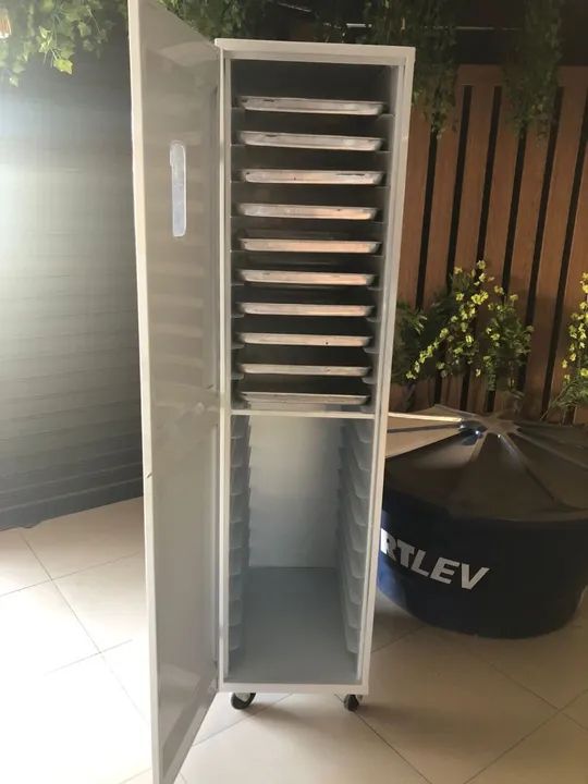 Armário Com Bandejas 40x60 