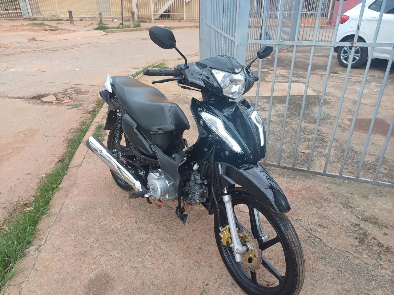 Motocicleta  avelloz 50cc - Foto 4