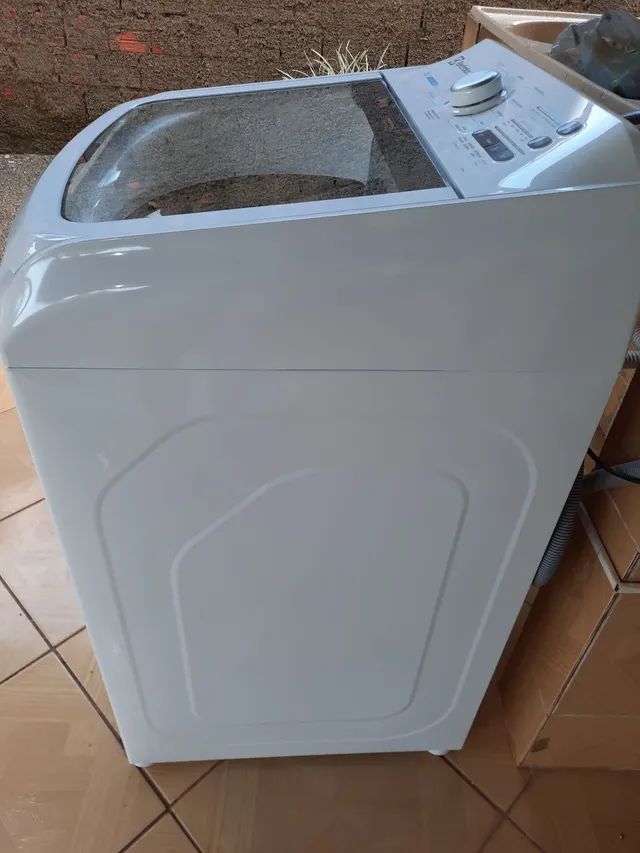 Máquina de Lavar 14kg Electrolux LED14 Essential Care com Cesto