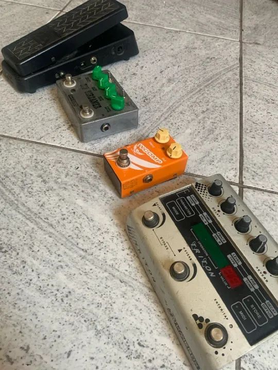 Pedais de guitarra