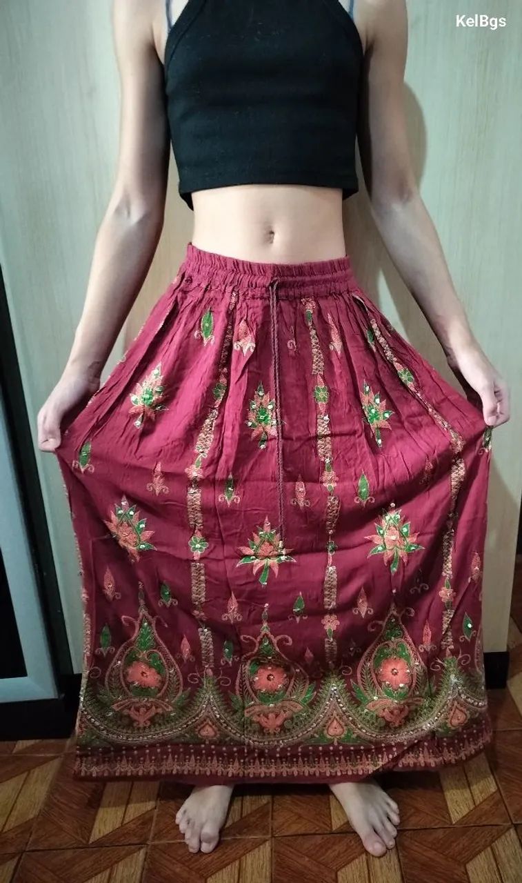 Saia Indiana longa Bordada com detalhes em pedrarias - Foto 2
