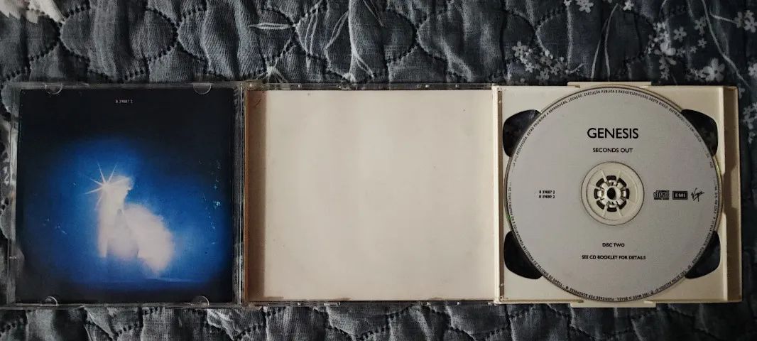 CD Genesis - Seconds Out (Definitive Edition Remaster) - Foto 4
