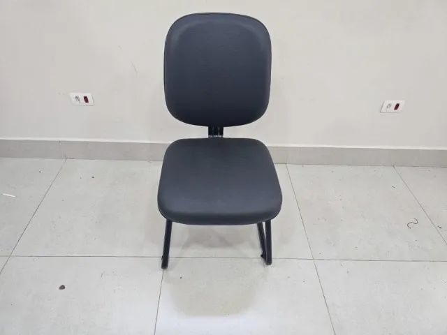 POLTRONA PRESIDENTE BASE FIXA - MUITO CONFORTAVEL  - Foto 3