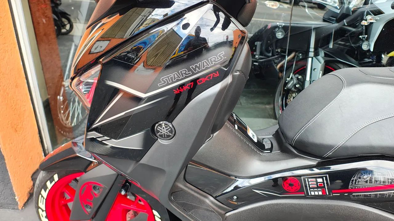 Yamaha XMAX 2022 Star Wars  - Foto 2