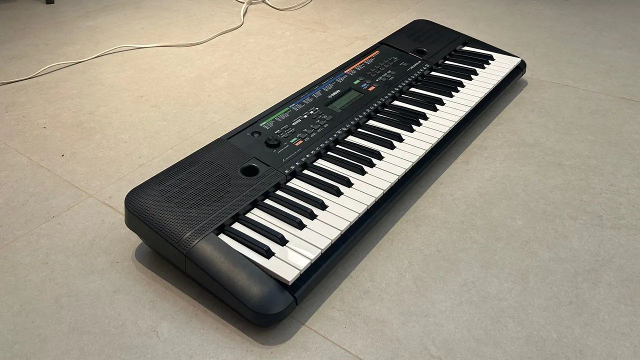 Teclado Yamaha PSR-E253 - Usado (Excelente Estado) - Foto 4
