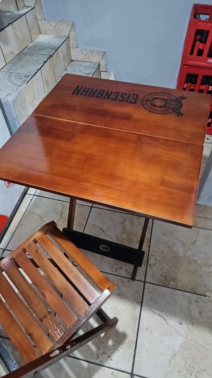 CONJUNTO DE MESAS NOVAS COM 4 CADEIRAS