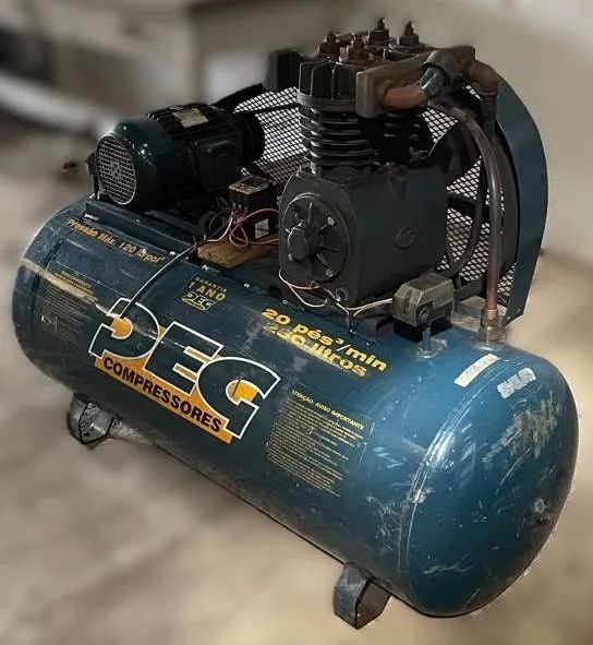 COMPRESSOR PEG 250L - 5CV - VAZÃO 20 PÉS³/MIN