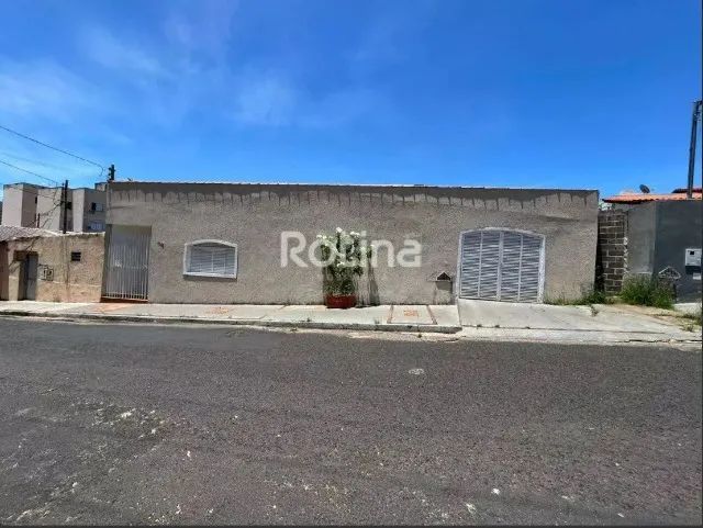 Ótima Casa 3 Quartos + Suíte - Localização bairro Cazeca próximo ao centro