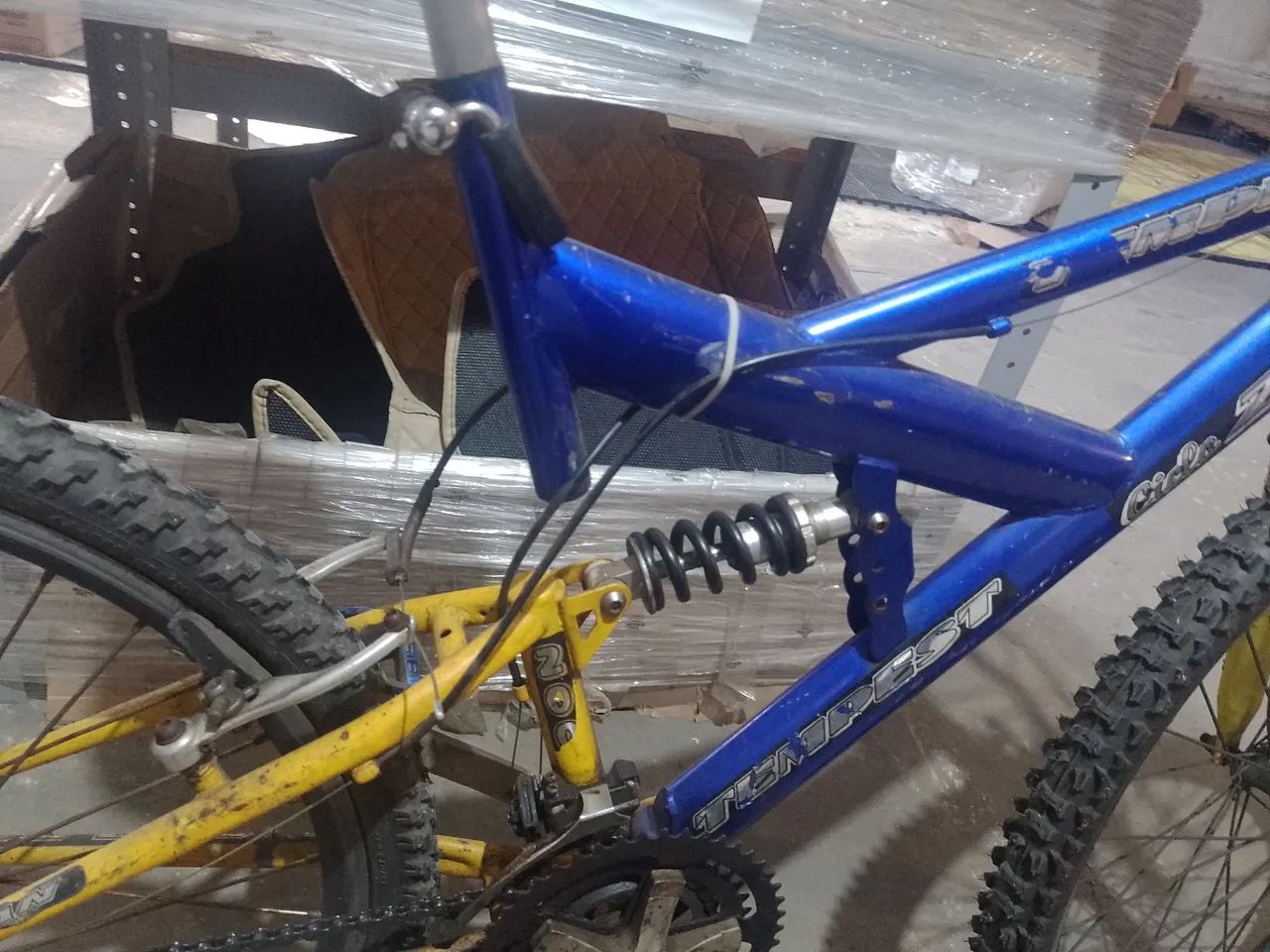 Bicicleta Aro 26 Com Amortecedor Traseiro e Frontal - Foto 2